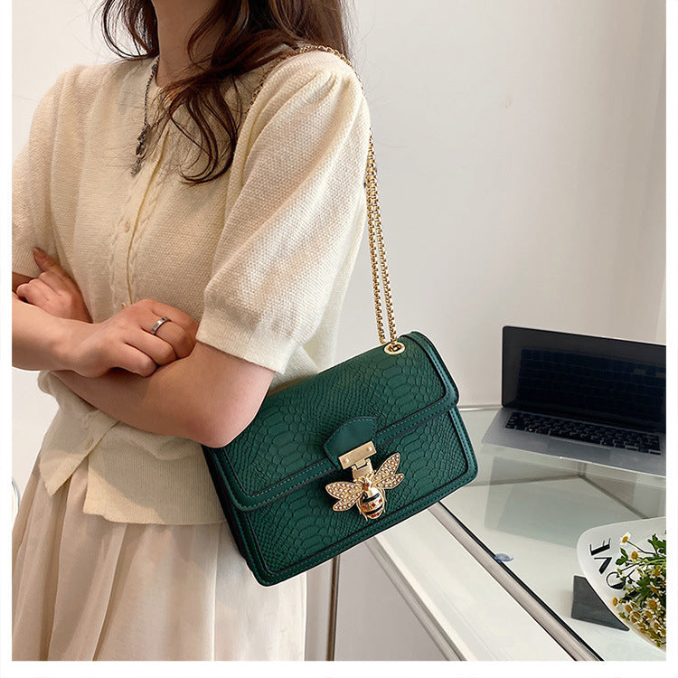 Fashionable Stylish Chain Shoulder Trendy Retro Messenger Bag