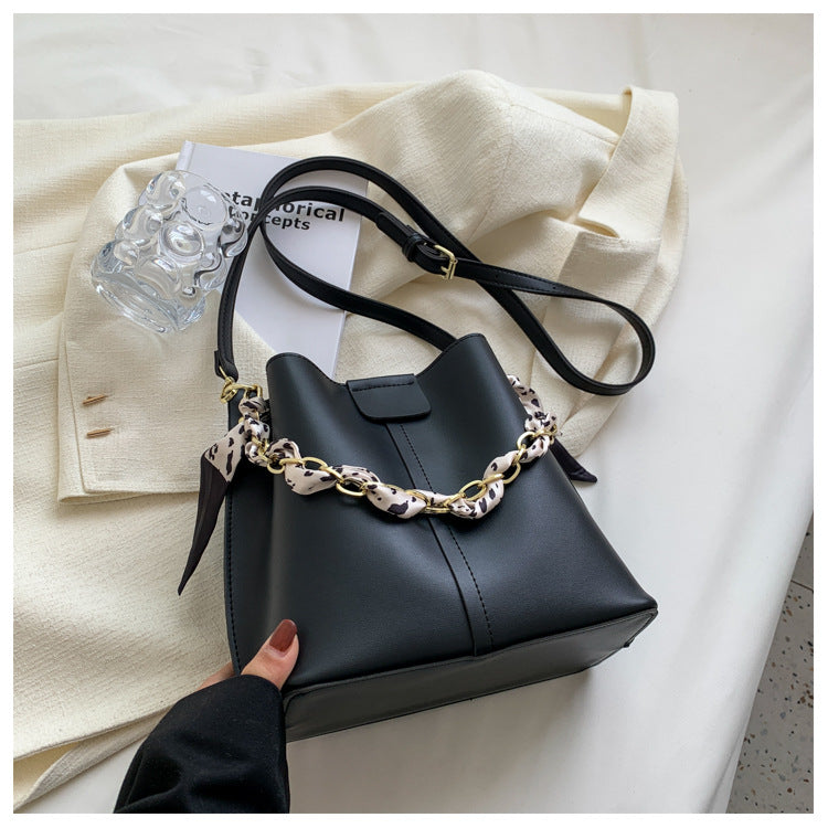 Simple Handbags Women's Shouder Bucket Bags Chain Fashion Textured Messenger Bag