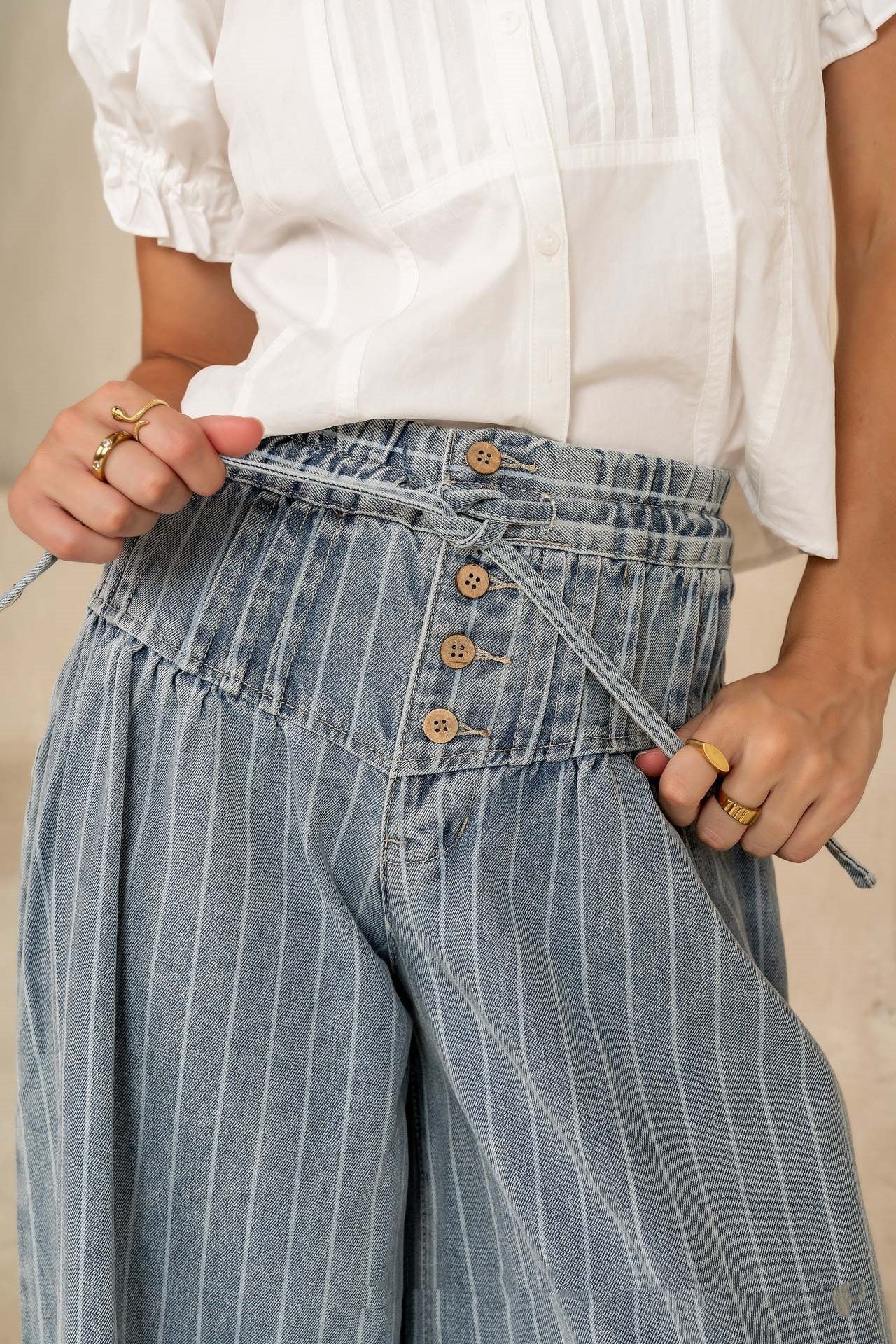 Womens Pleated Mid-Waist Lace-Up Loose Wide-Leg Denim Jeans