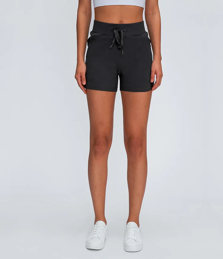 Pocket elastic yoga shorts