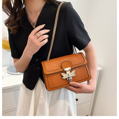 Fashionable Stylish Chain Shoulder Trendy Retro Messenger Bag