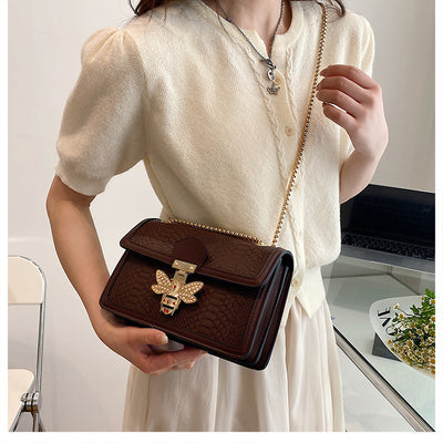 Fashionable Stylish Chain Shoulder Trendy Retro Messenger Bag