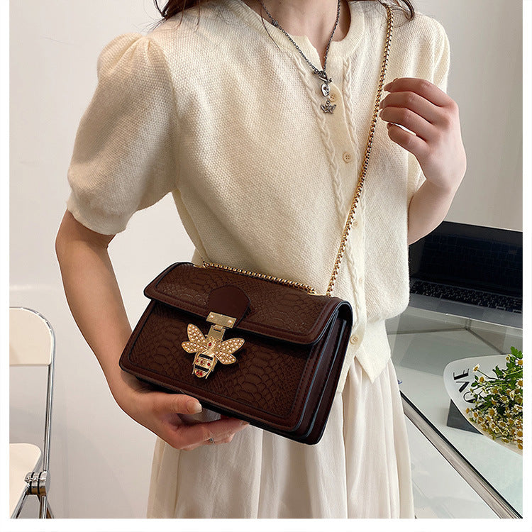 Fashionable Stylish Chain Shoulder Trendy Retro Messenger Bag